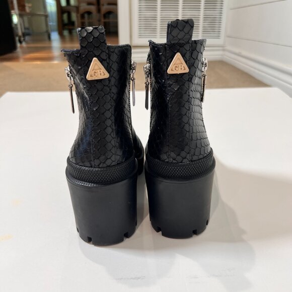 Gianni Bini Black Zip Booties Size 8 - Picture 4 of 6